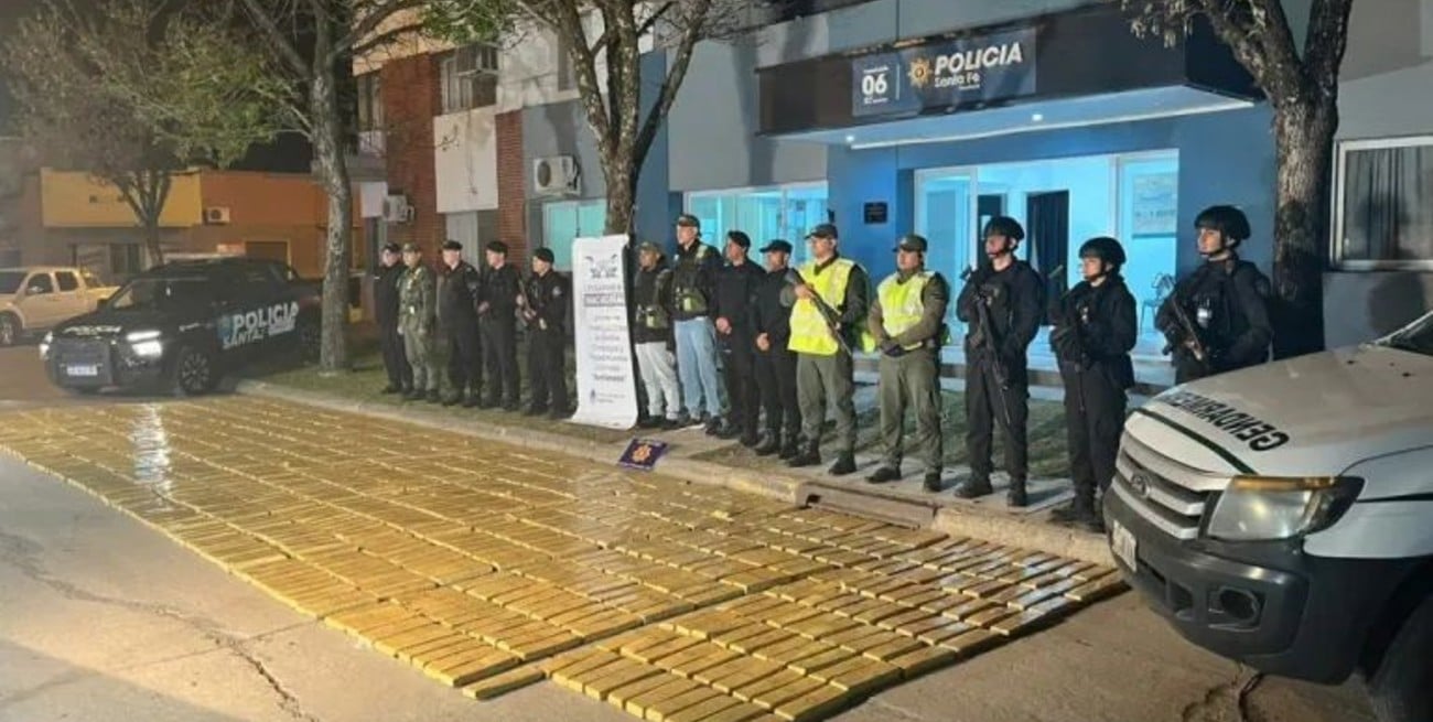 Hallaron más de 940 kilos de marihuana ocultos en un campo de General Obligado