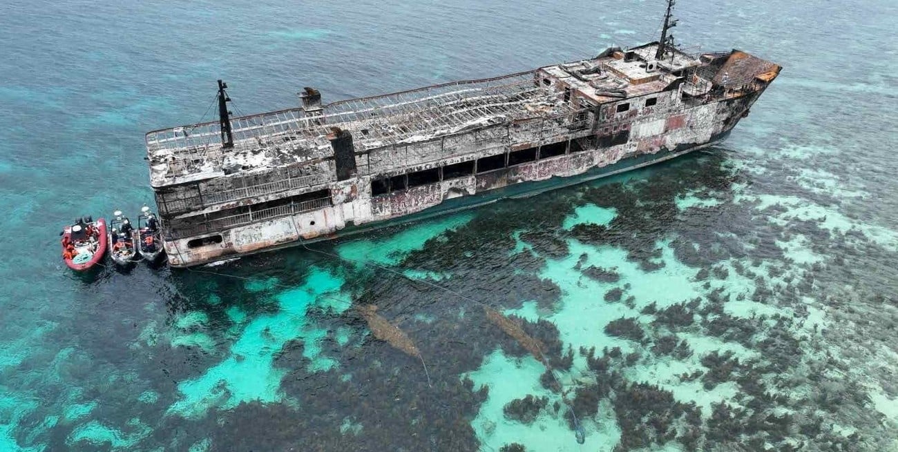 Ferry incendiado en Filipinas: recuperaron 30 cuerpos y buscan a 54 desaparecidos