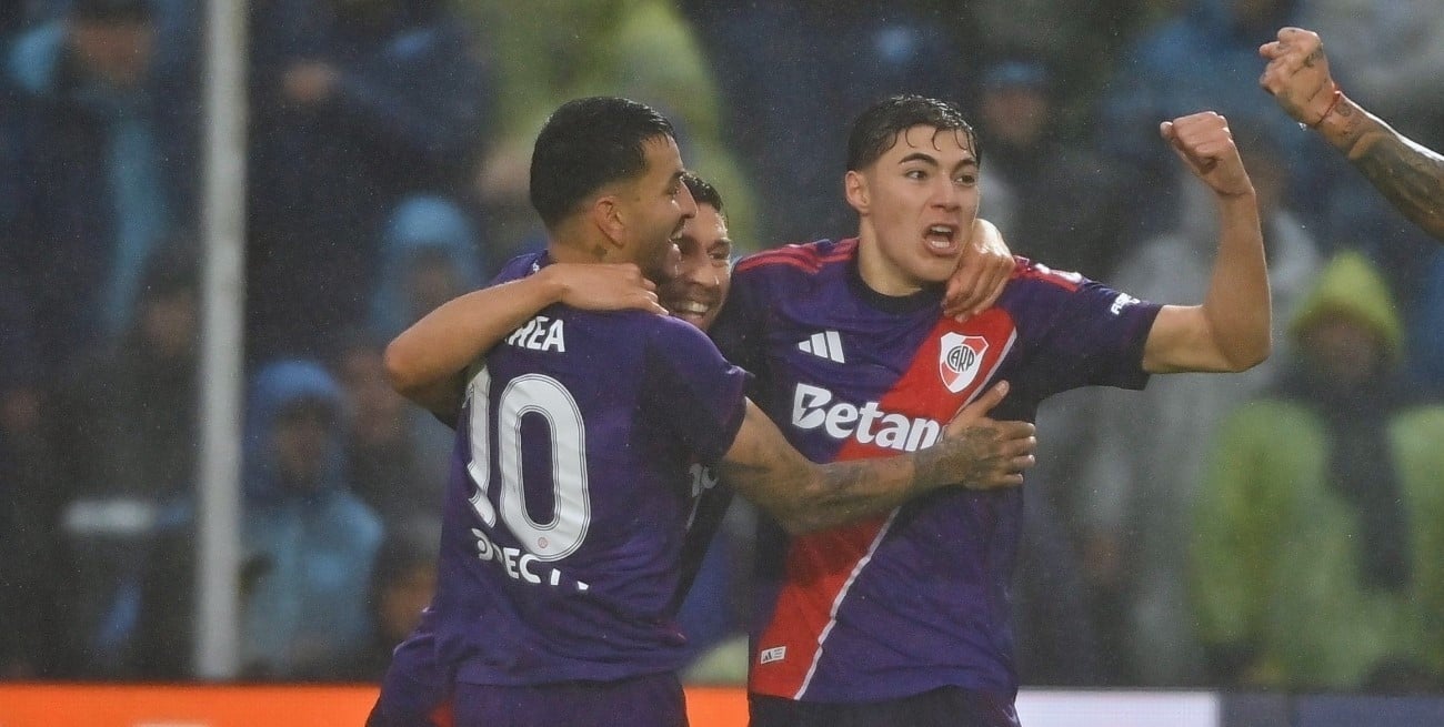 River ganó sobre la hora en Tucumán y se metió en zona de playoffs