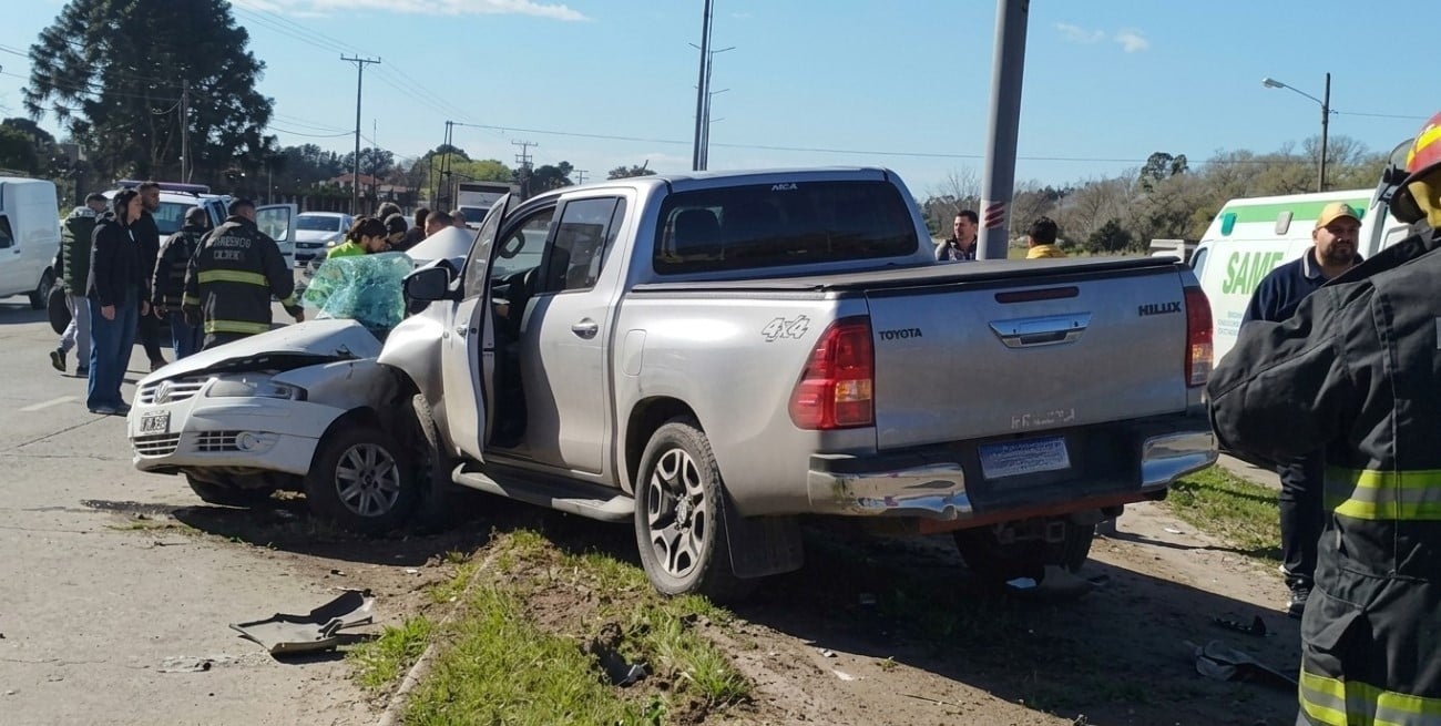 Una mujer murió tras un choque entre un auto y una camioneta en la ruta 88