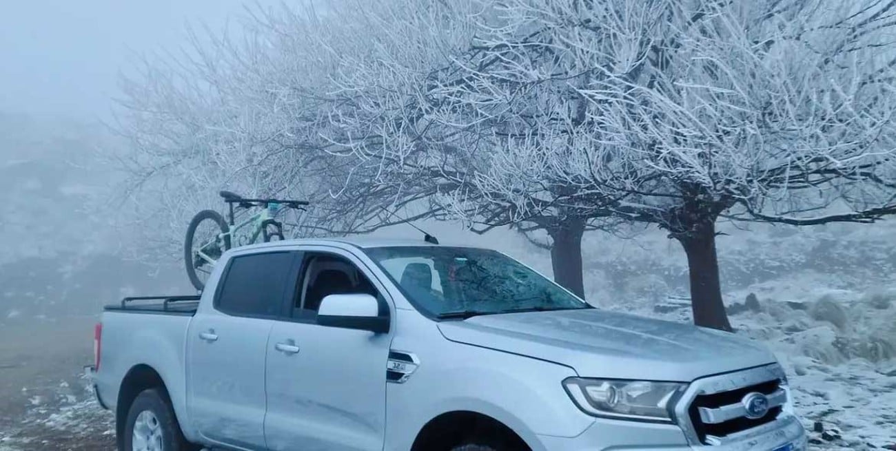 Las sierras de Córdoba teñidas de blanco: espectaculares imágenes de la nieve