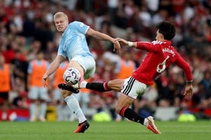 El VAR quedó en el centro de las críticas tras el triunfo del Manchester City en el clásico. Foto: Reuters
