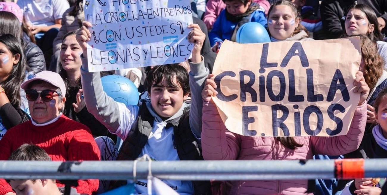 La emoción de chicos de Concordia al ver a Las Leonas por primera vez en los Juegos Suramericanos