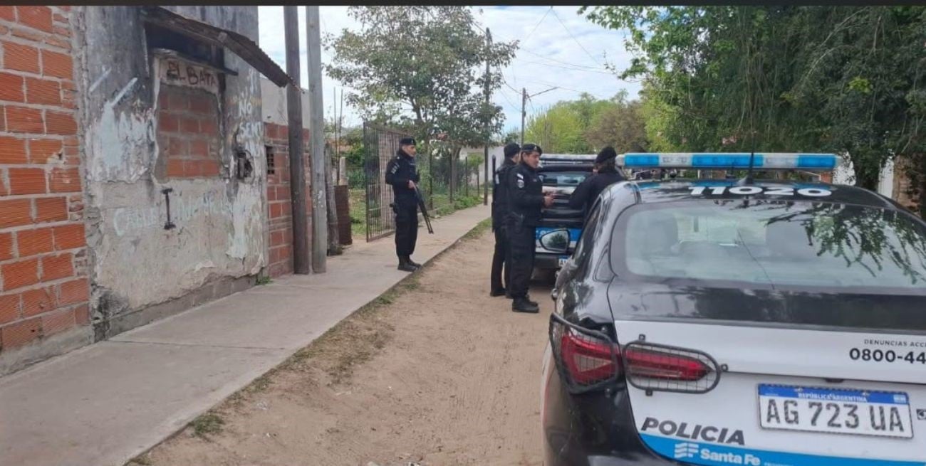 Tres hechos delictivos terminaron con cuatro aprehendidos, un policía lesionado y un móvil dañado