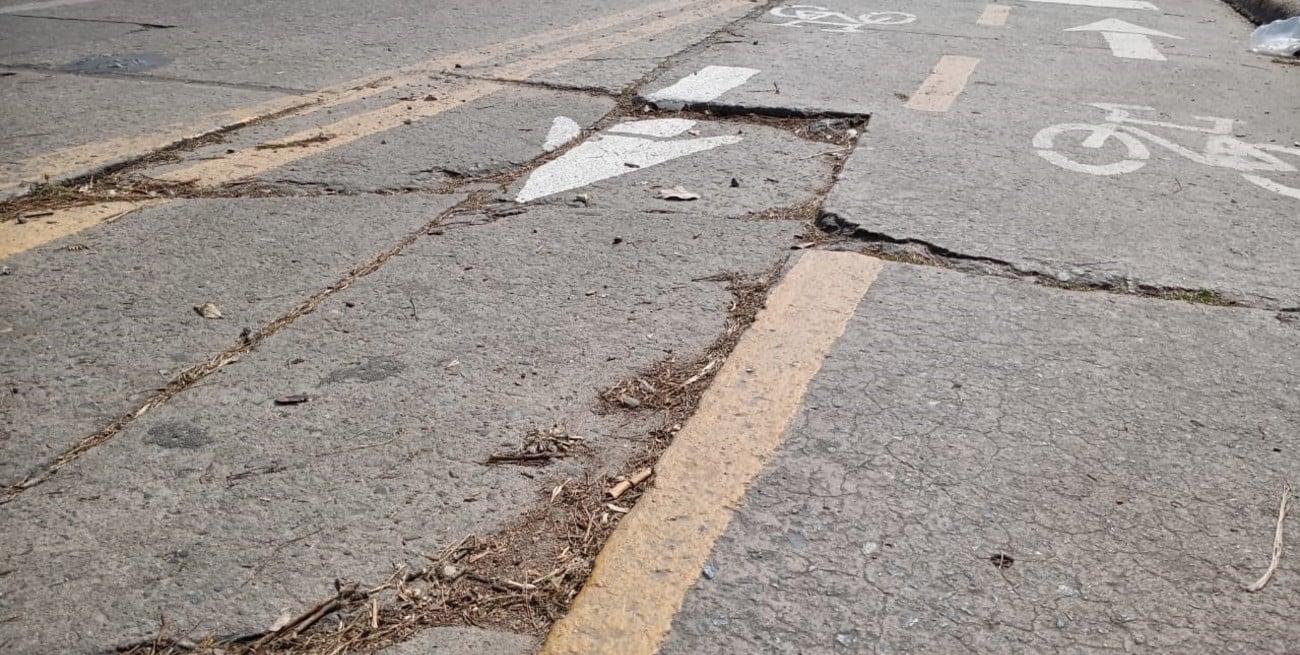 La nueva ciclovía del sur es bienvenida por ciclistas, pero advierten por baches y riesgos