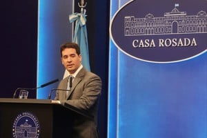 Adrián Ravier, vocero de la presidencia de Milei, este martes 15 de septiembre en Conferencia de Prensa. Crédito: Presidencia
