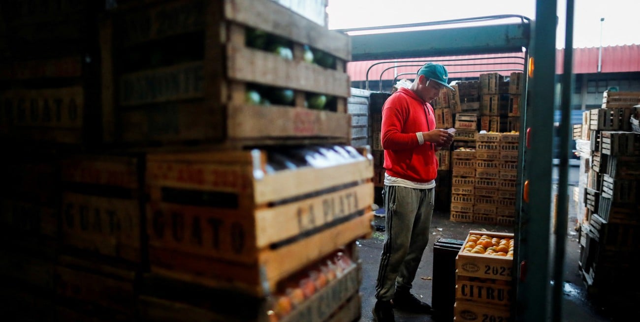 Los precios mayoristas rebotaron al 2,1% y volvieron a superar a la inflación minorista