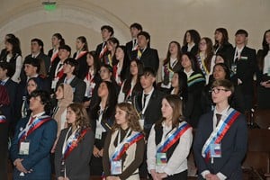 Los estudiantes vivirán durante 3 días una experiencia de simulación diplomática para la cual se vienen preparando desde principios de año. Foto: Manuel Fabatía