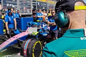 Verstappen debía superar a cada uno de sus rivales  Créditos: Red Bull