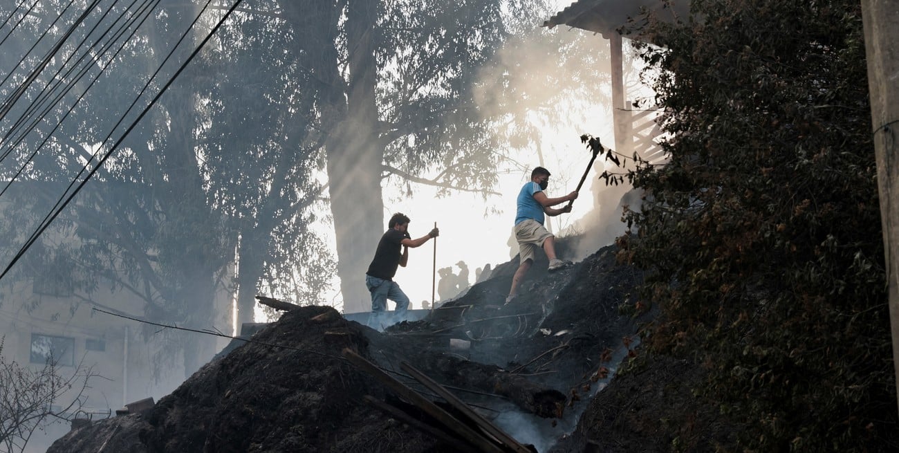 Incendios forestales en Quito: 48 personas fueron evacuadas del cerro Casitagua