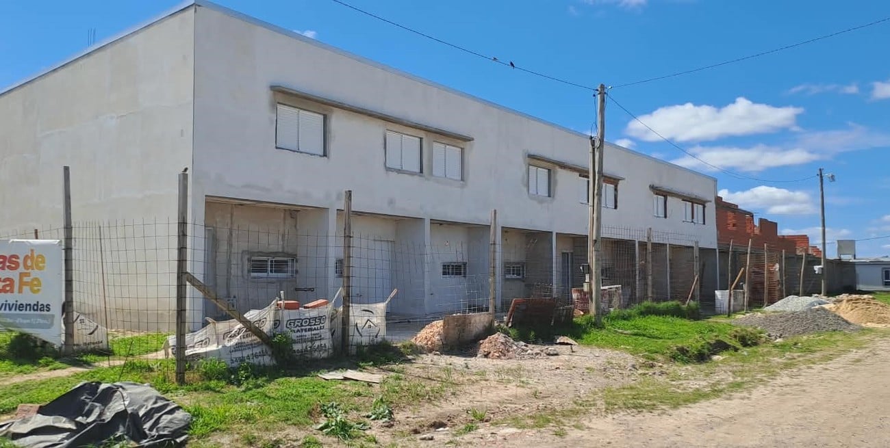 La construcción de nueve viviendas sociales en San Justo ya superó el 40%