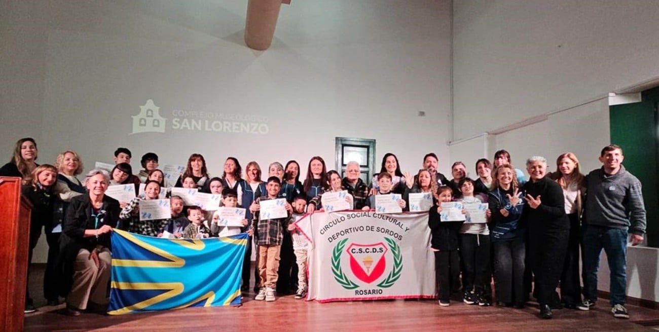 La Escuela Nº 2118 presentó la interpretación de la Marcha San Lorenzo en lengua de señas