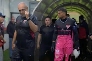 El DT de Colón valoró cortar la mala racha y destacó la respuesta del plantel corto, aunque mostró gran preocupación por la seguidilla de lesiones del equipo.