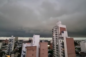 El paso de un frente de tormenta cambió el tiempo en Santa Fe y rige hasta mañana lunes un alerta del Servicio Meteorológico Nacional.