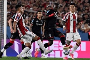 Huracán llegó a 16 puntos y desplazó a River de los puestos de clasificación a los playoffs.