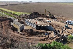 Canales, alcantarillas y desagües: las obras que avanzan en nueve localidades de Iriondo