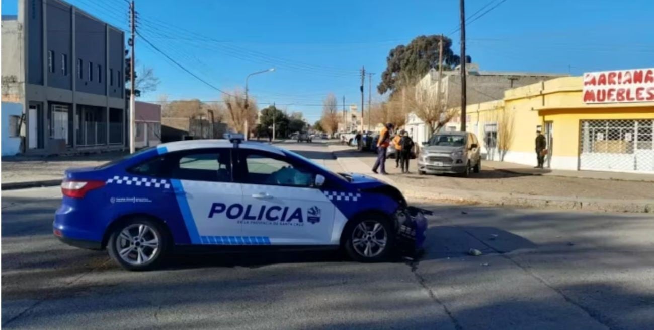 Una nena quedó encerrada tres horas en un auto y encontraron a su padre en un boliche de Río Gallegos