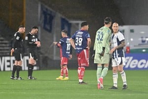 Unión fue una sombra, regaló un tiempo y un gol
